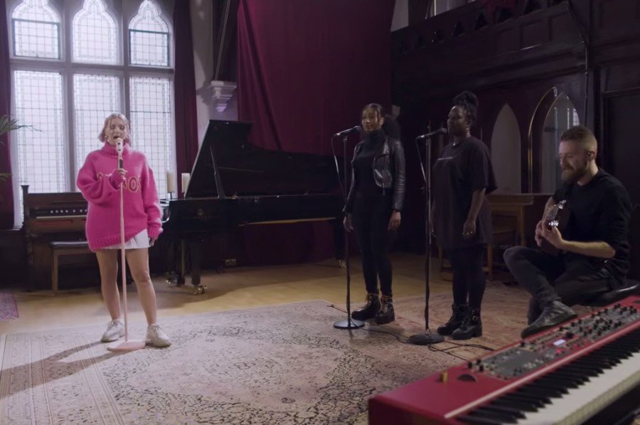 Anne-Marie Performs “Birthday” at The Church Studios - pm studio world wide  music news