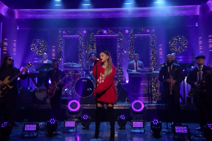 Ariana Grande Performs Imagine On The Tonight Show Starring Jimmy Fallon Pm Studio World Wide Music News - imagine roblox id code ariana grande