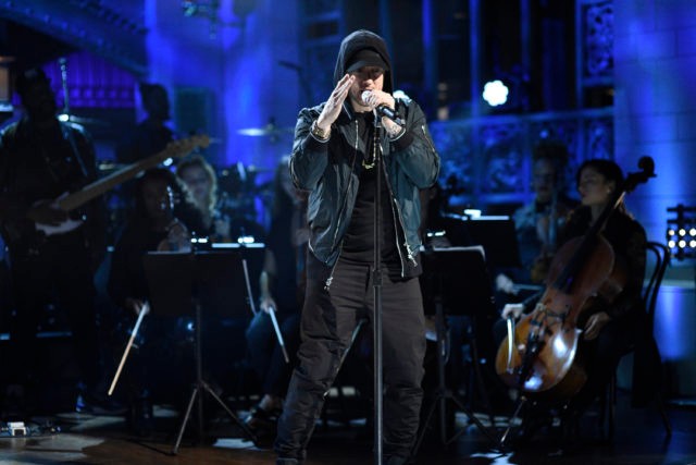 Eminem Performs Latest Song “Walk On Water” with Skylar Grey on ...