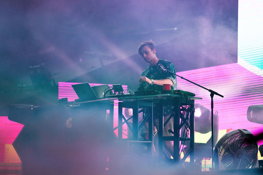 acceleration forvrængning Isse Australian producer Flume Debuts New Song “Say It” featuring Tove Lo on BBC  Radio 1 - pm studio world wide music news