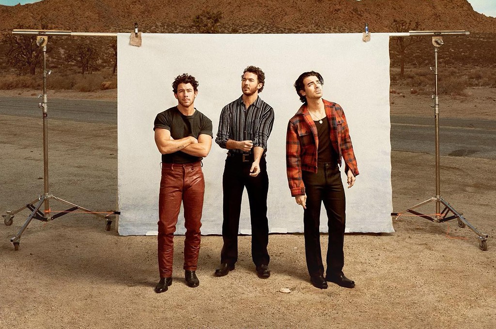 Tomorrow X Together, Jonas Brothers Announce Single 'Do It Like That
