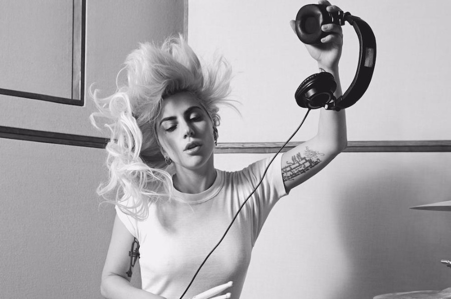 Lady Gaga Debuts New Song “A-YO” On Apple Beats 1 - Pm Studio World ...