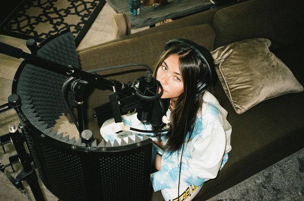 Madison Beer Releases Debut Album “Life Support” Streaming pm studio