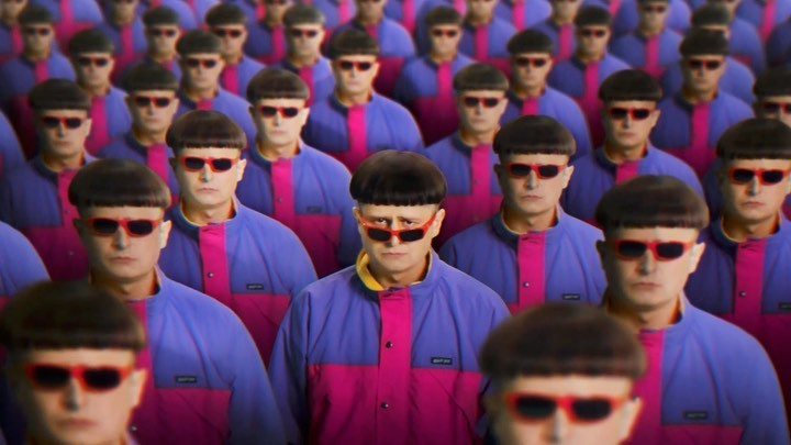 Oliver Tree drops over-the-top “Cash Machine” video, debut album