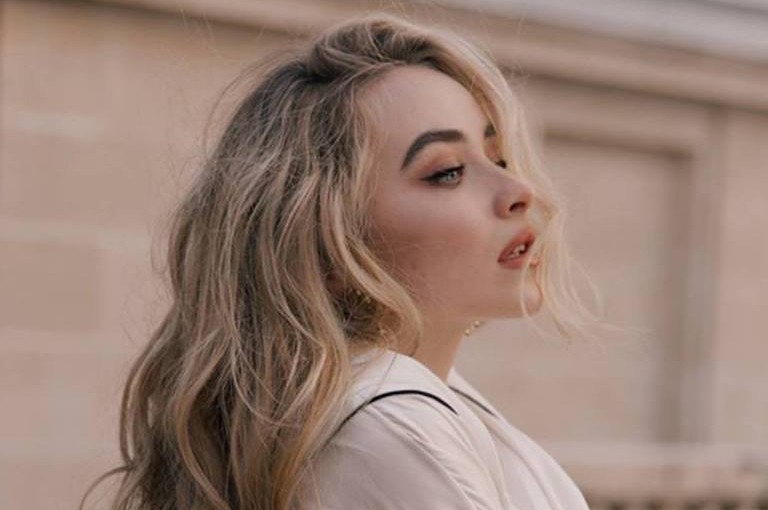 Sabrina Carpenter Fuck Naked - Sabrina Carpenter Premieres New Music Video for â€œParisâ€ - pm studio world  wide music news