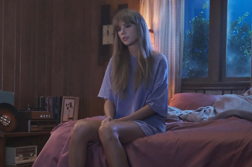 Lavender Haze (Acoustic Version) - Single - Album by Taylor Swift - Apple  Music