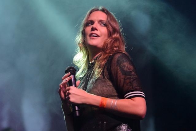 Tove Lo Premieres New Song Scars Soundtrack For The Divergent Series Allegiant Tove Lo 映画 The Divergent Series Allegiant のサウンドトラック Scars 発表 Pm Studio World Wide Music News