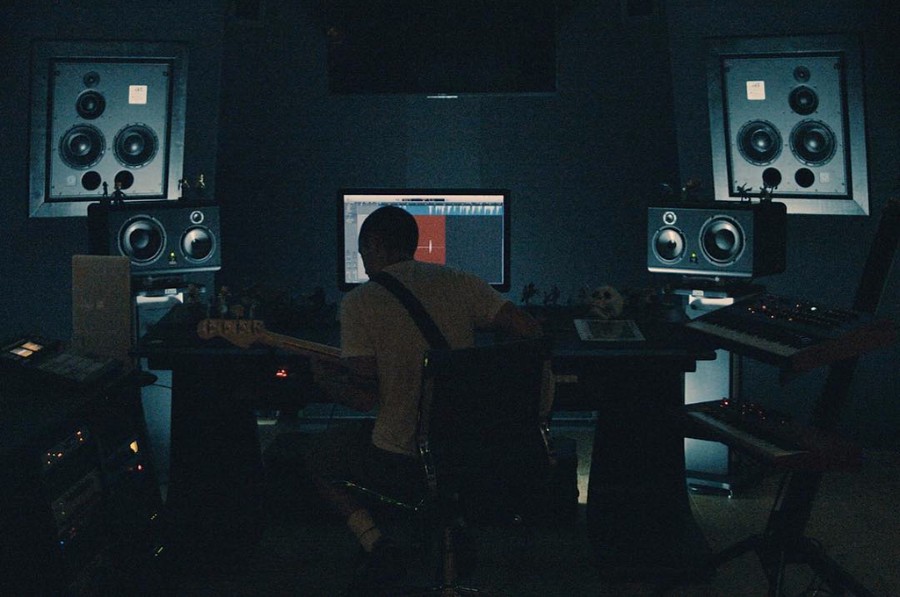 Twenty One Pilots Premieres New Song “My Blood” pm studio world wide