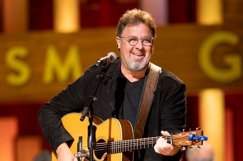 Vince Gill, Mickey Guyton Reveal New Song for 'American Underdog' Film –  Billboard