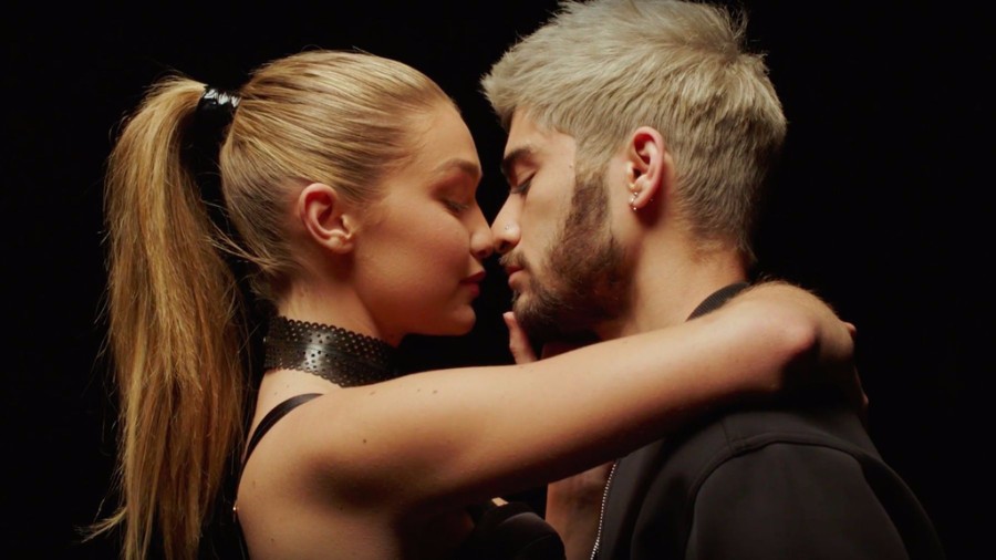 Former One Direction Singer Zayn Malik Drops New Music Video For “pillowtalk” 元one Directionの 